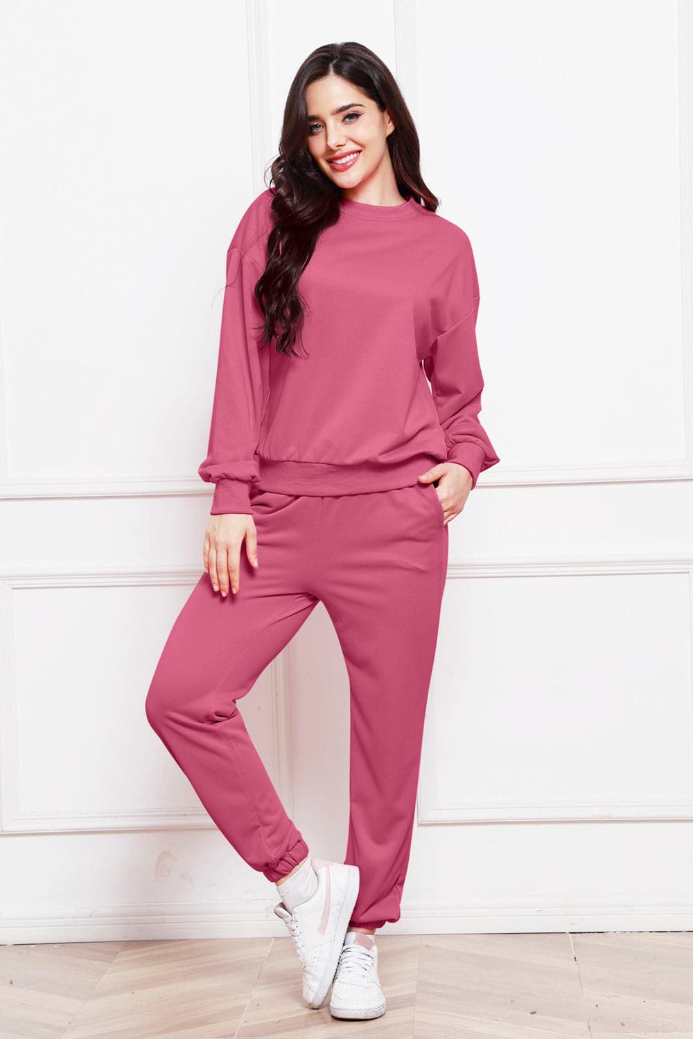 Round Neck Long Sleeve Sweatshirt and Pants Set.