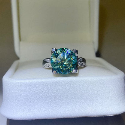 Stunning 5 Carat Moissanite and Zircon Ring in 925 Sterling Silver