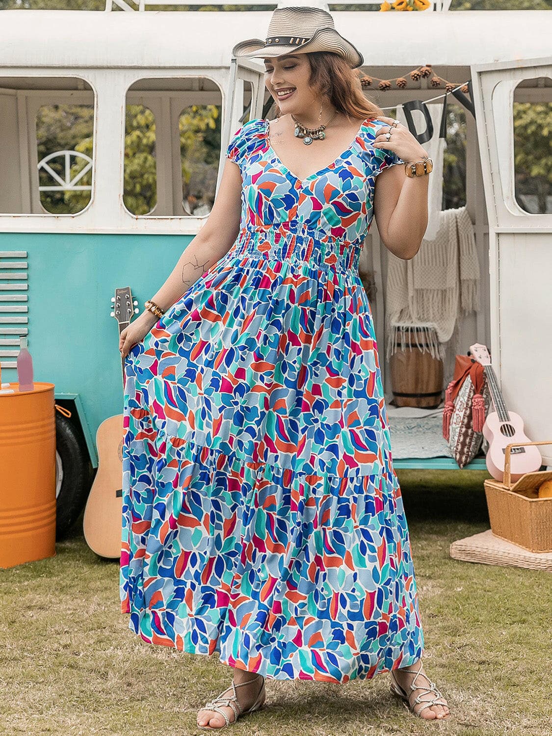 Plus Size Printed Cap Sleeve DressPlus Size Printed Cap Sleeve Dress
 Introducing our Plus Size Printed Cap Sleeve Dress, a wardrobe essential that effortlessly combines style and comfort for the fasLove Salve Size Printed Cap Sleeve Dressjust arrived