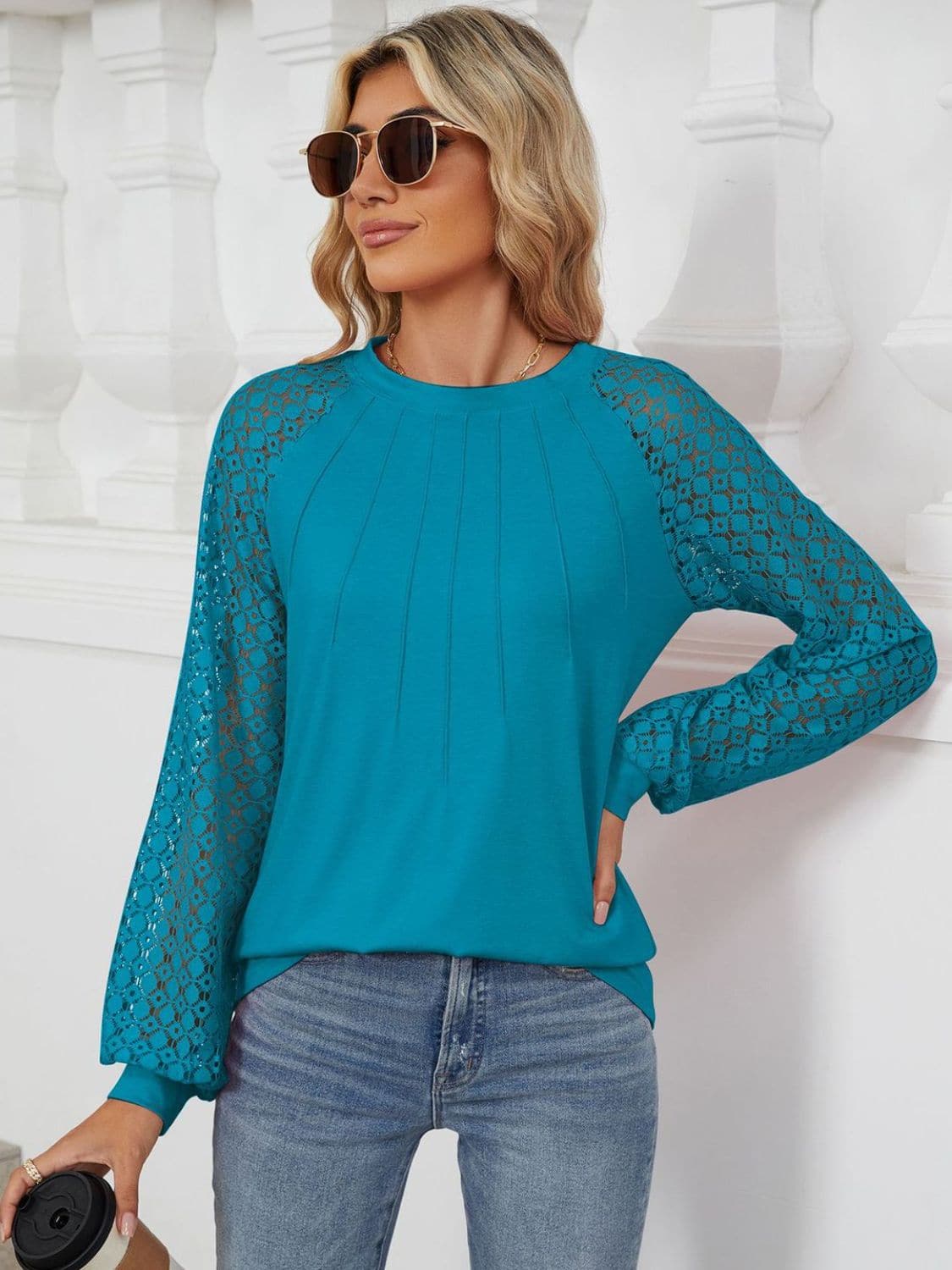 Round Neck Lace Long Sleeve Top.