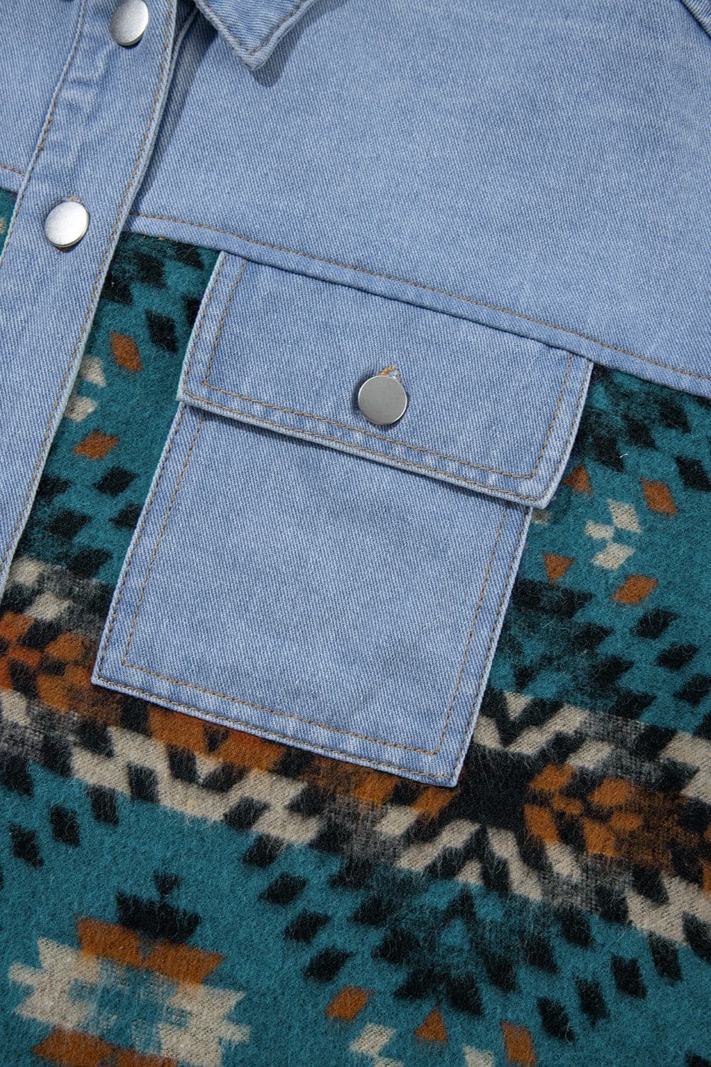 Pocketed Button Up Long Sleeve Denim Jacket.