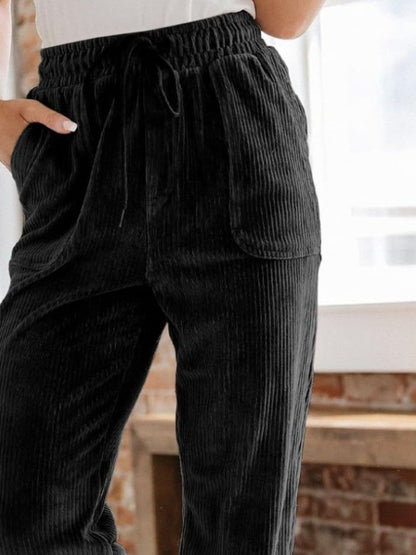 Versatile pocketed drawstring pants for effortless style