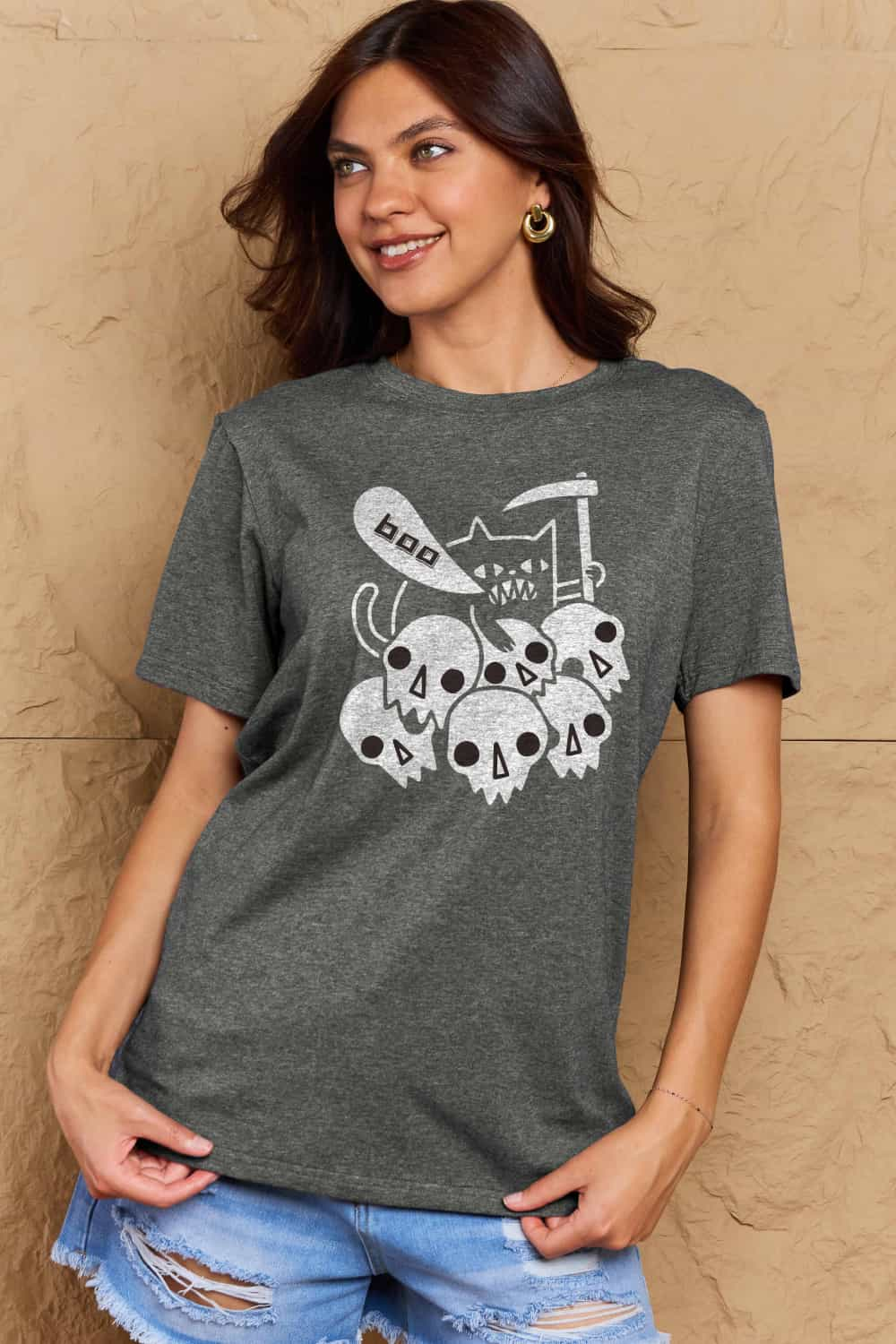 Casual comfort meets Halloween vibes: Graphic Boo cotton t-shirt