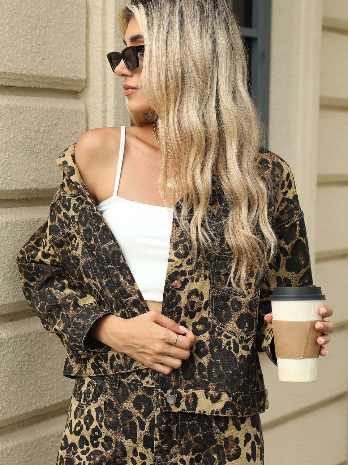 Chic leopard print denim jacket