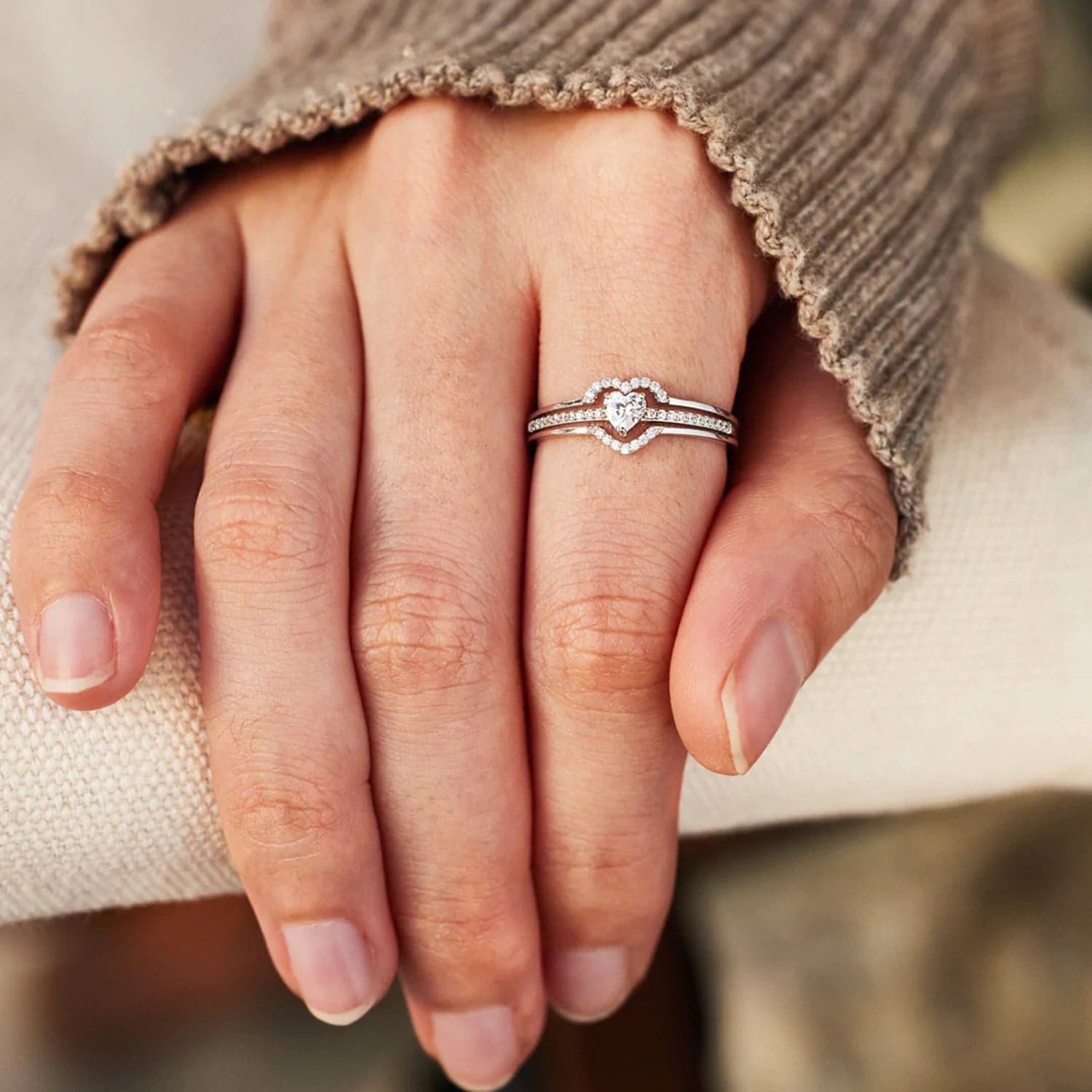 925 Sterling Silver Inlaid Zircon Heart Ring.