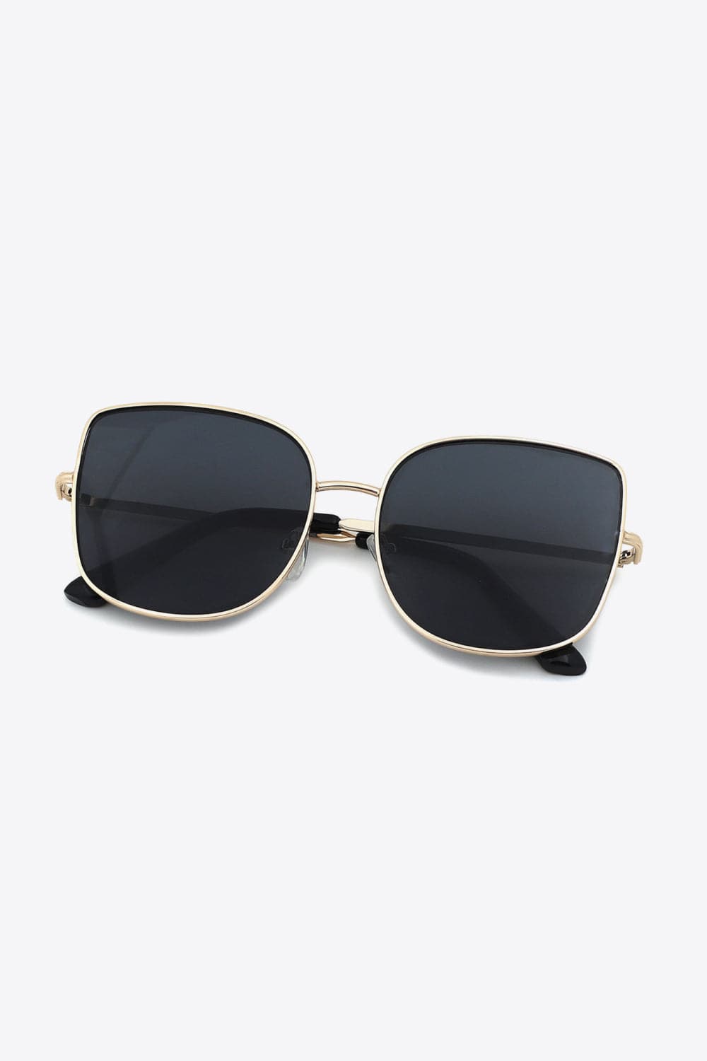 Metal Frame Wayfarer Sunglasses.