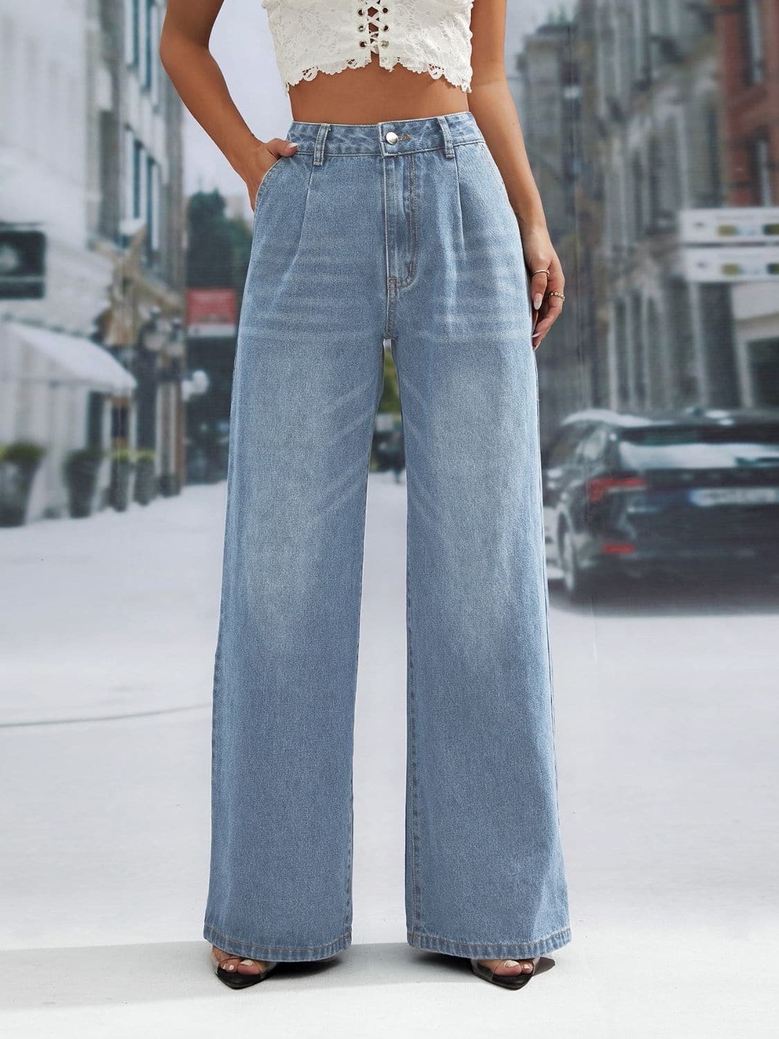 Wide Leg Jeans with Pockets.