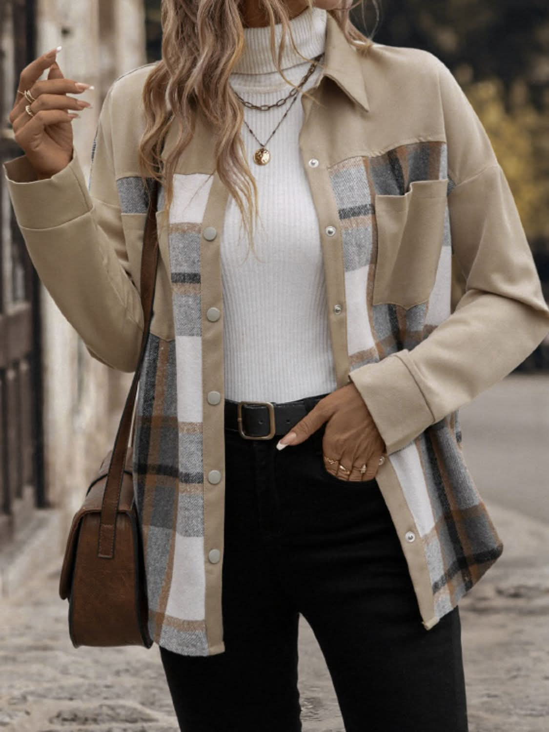 Chic plaid shacket with pockets