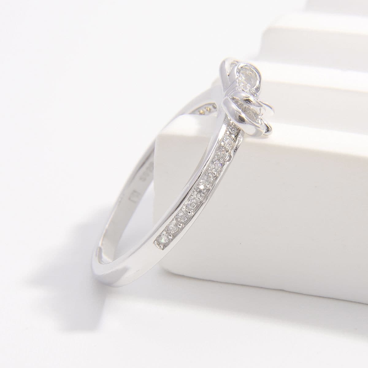 925 Sterling Silver Inlaid Zircon Bow Ring.