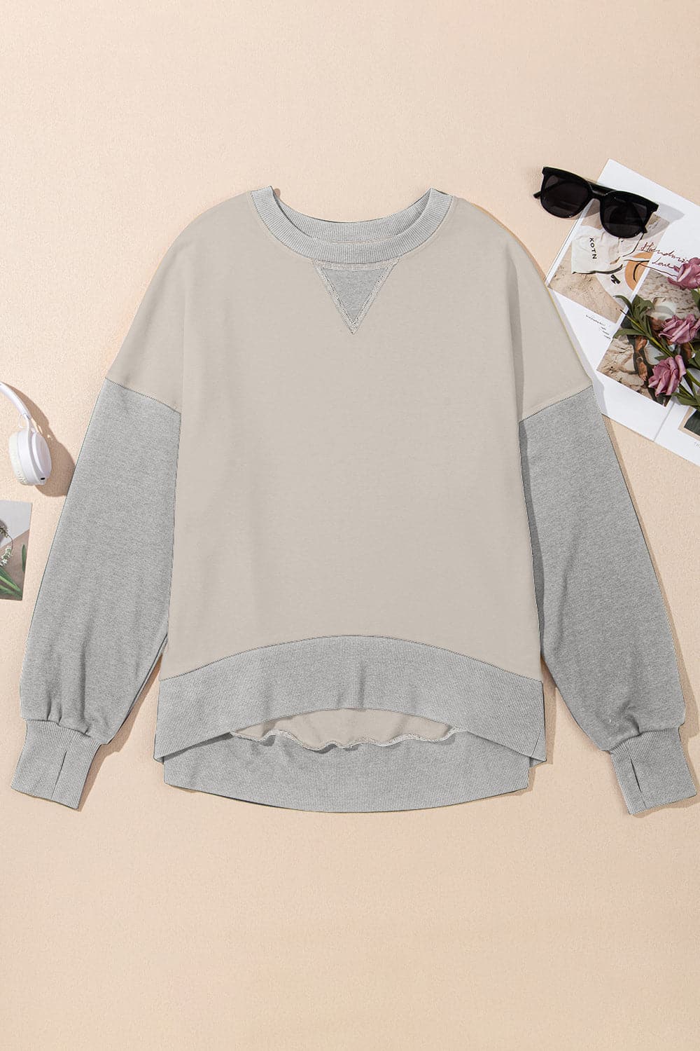 Contrast Round Neck Long Sleeve Sweatshirt.