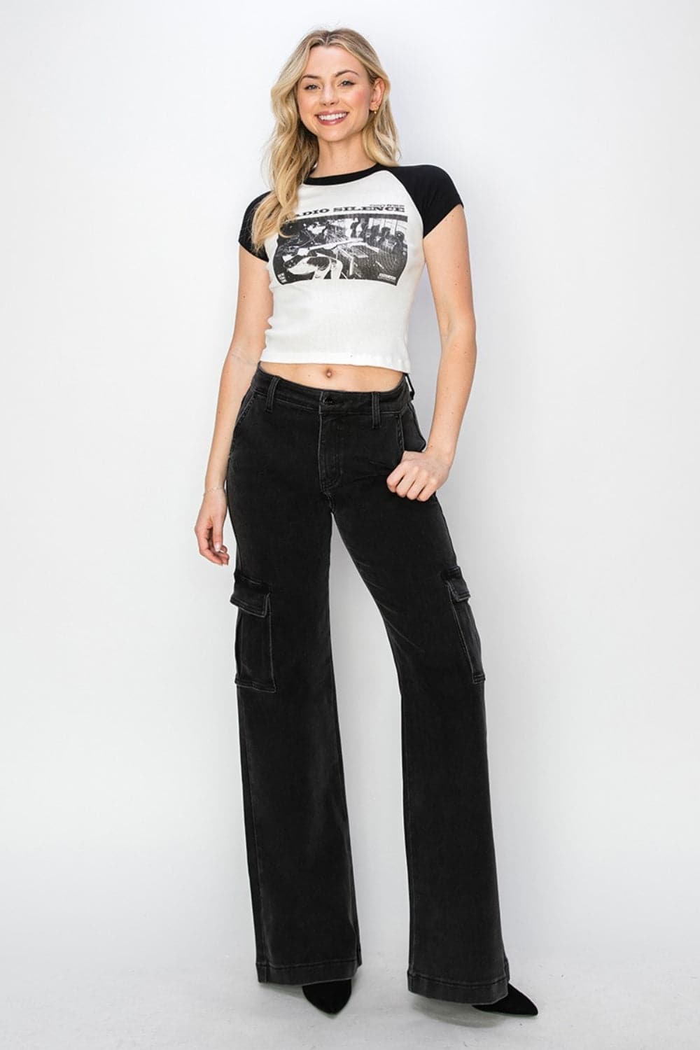 Risen Full Size High Rise Wide Leg Cargo JeansElevate Your Wardrobe with Risen Full Size High Rise Wide Leg Cargo Jeans

Experience the perfect blend of comfort and style with our Risen Full Size High Rise Wide Love Salve Risen Full Size High Rise Wide Leg Cargo JeansJeans