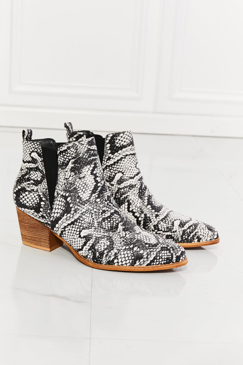 MMShoes Back At It Point Toe Bootie in Snakeskin.