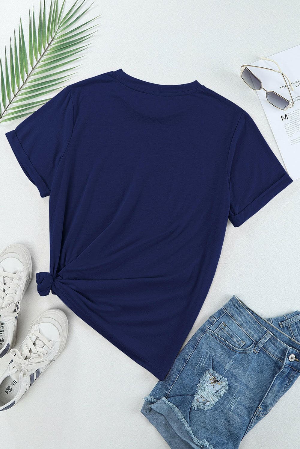 Bow Graphic Round Neck Short Sleeve T-Shirt.