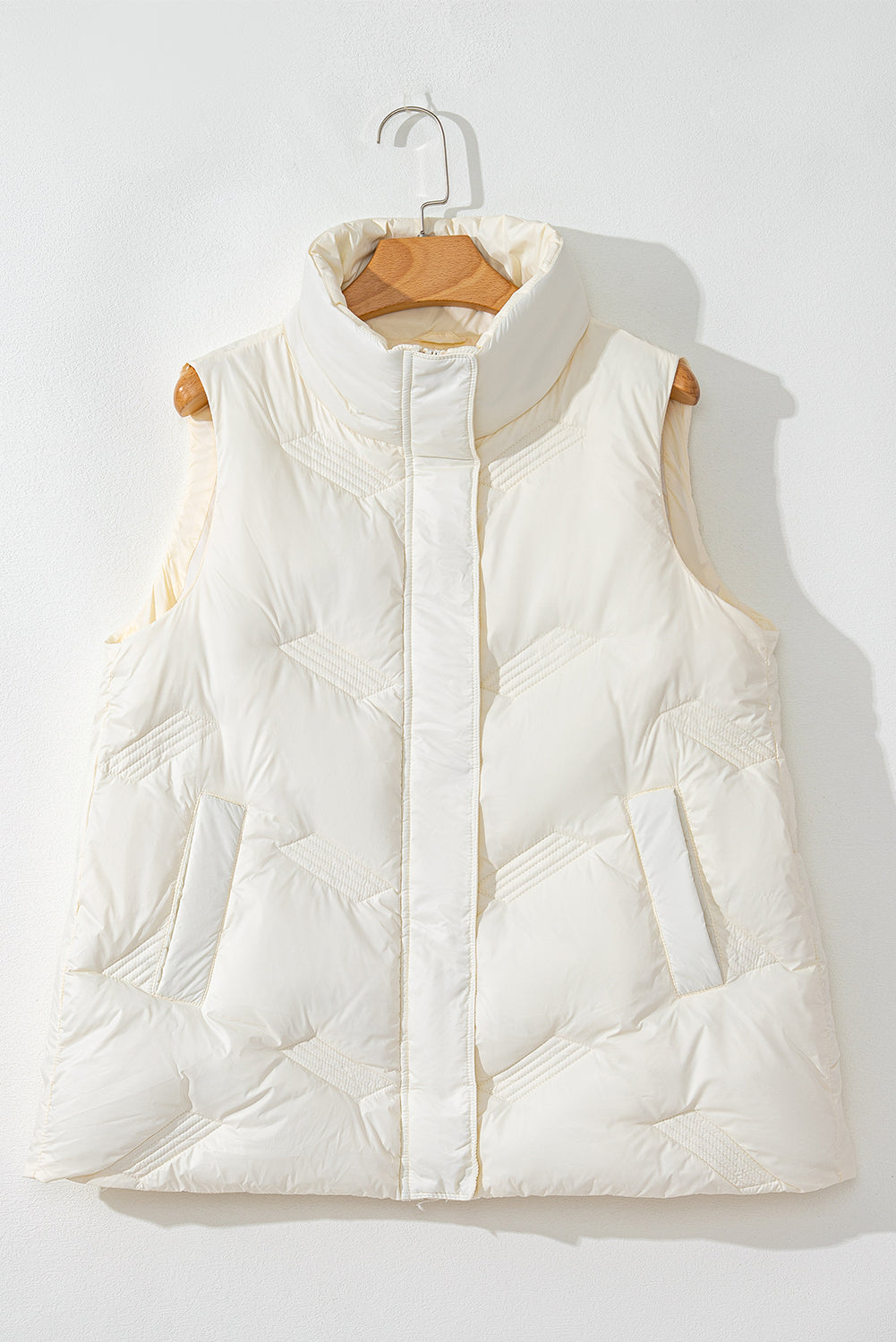 Chic white quilted vest with zip