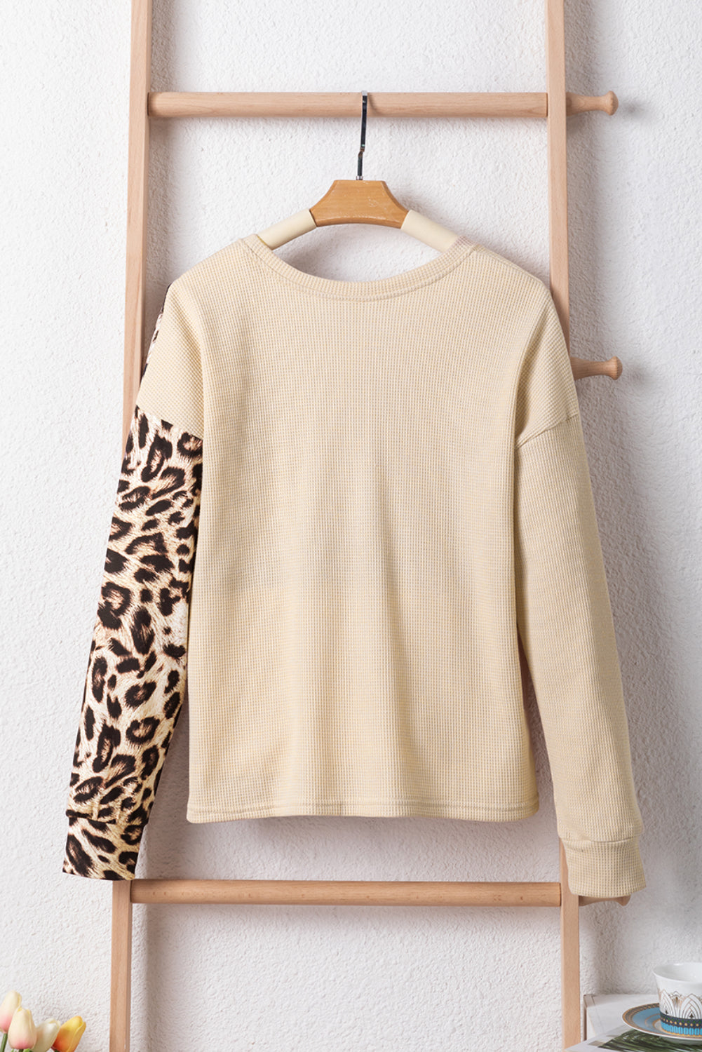 Chic pale khaki leopard colorblock waffle knit top with patch pocket