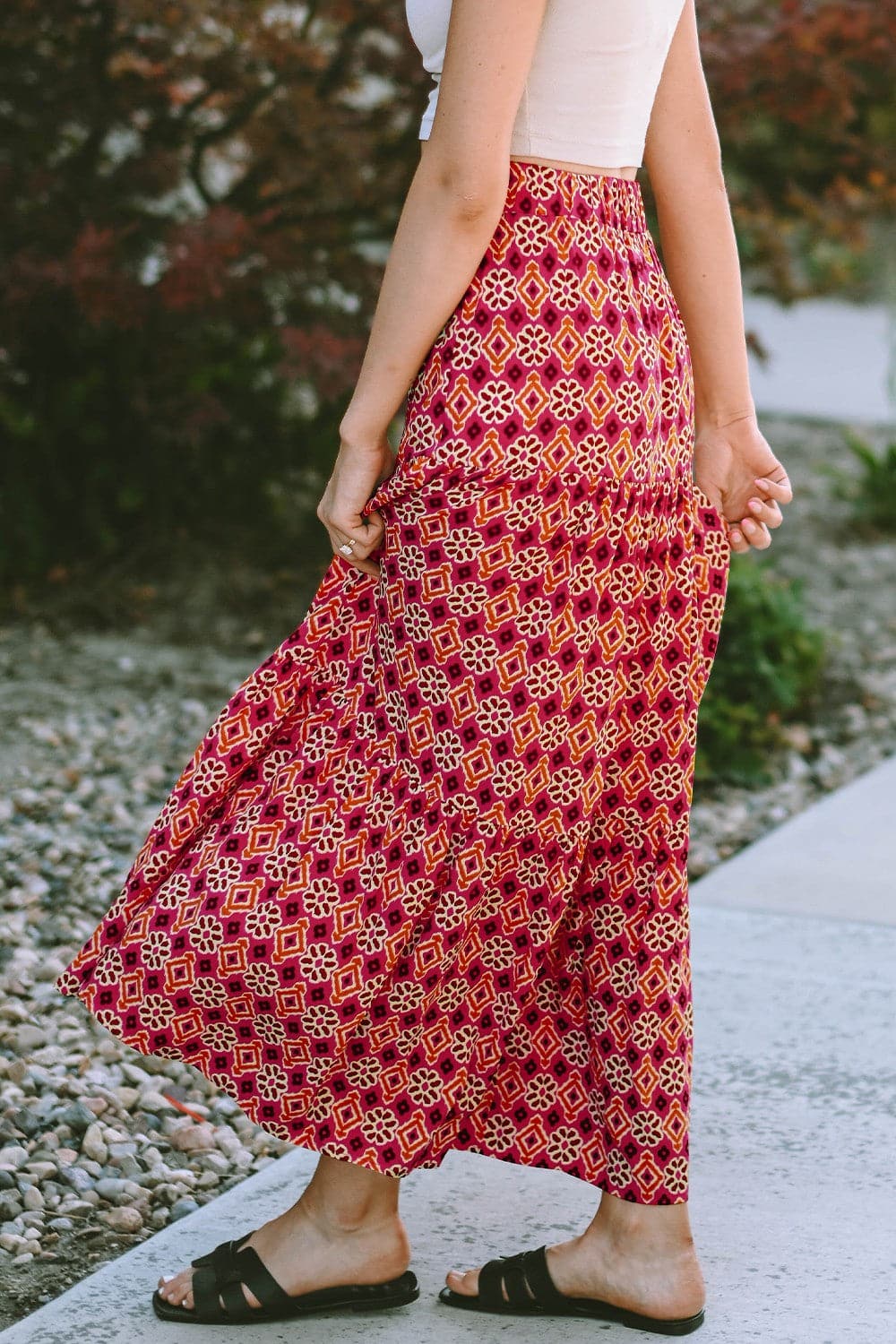 Geometric Elastic Waist Tiered Skirt.