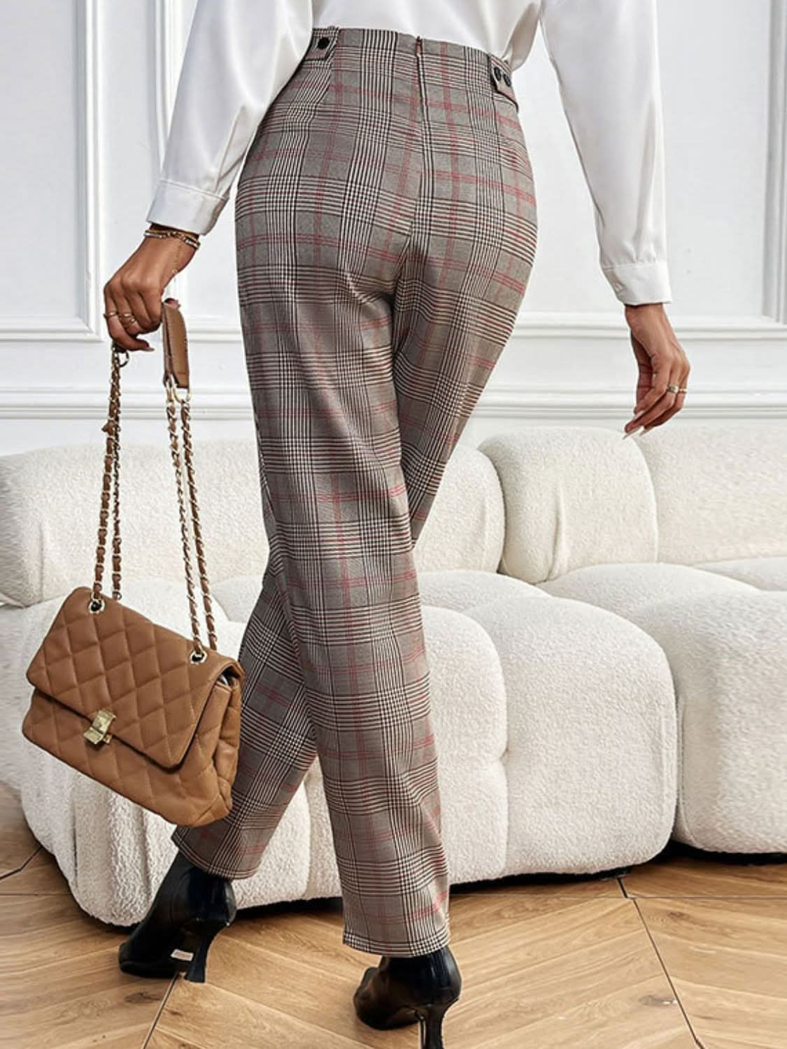 Chic plaid straight-leg pants with functional pockets