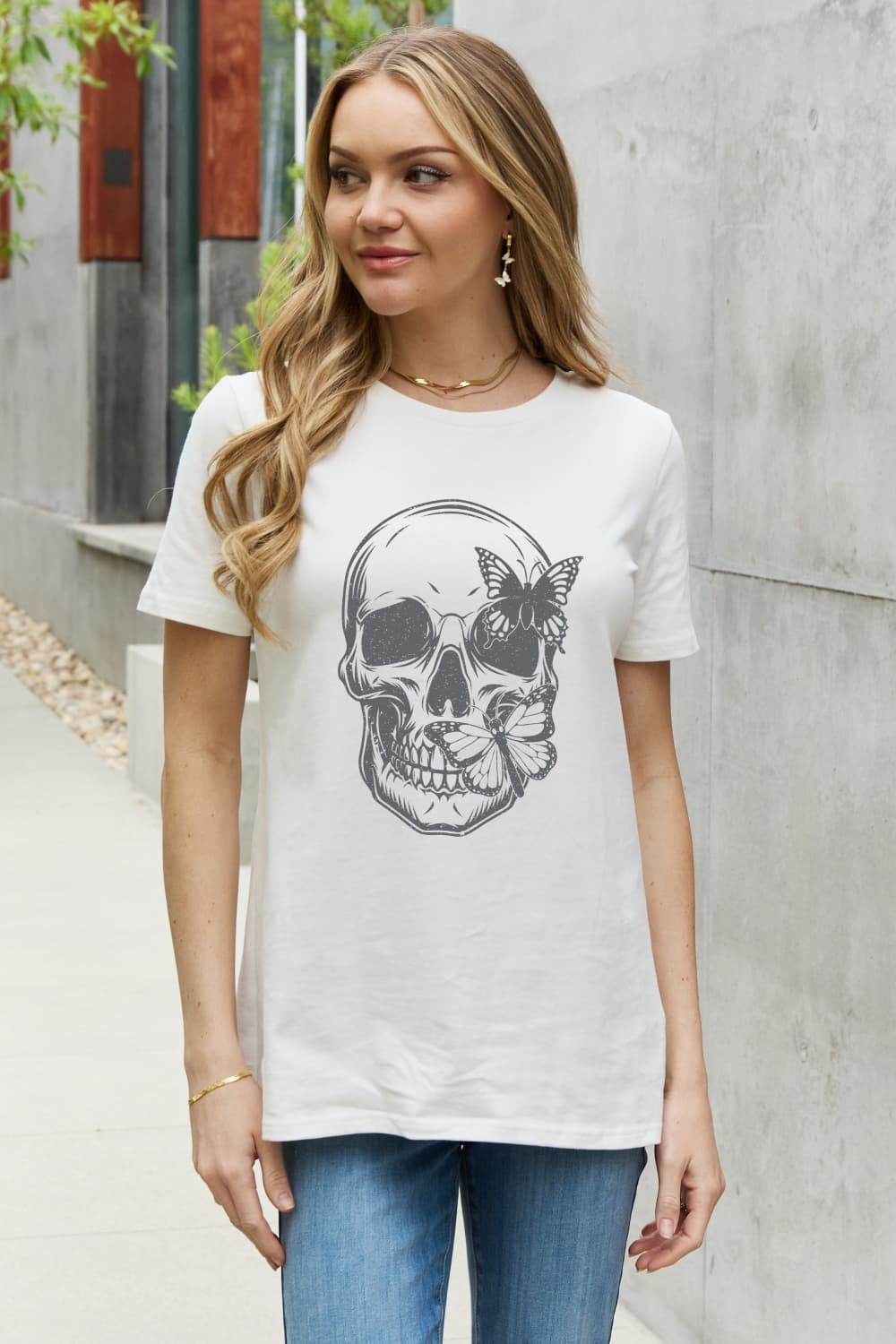 Skull butterfly graphic tee - casual style