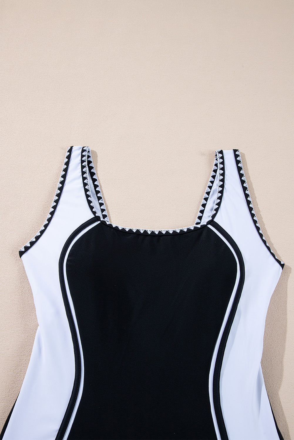 Chic Black Color Block U Neck One Piece Swimsuit with Ric Rac Trim