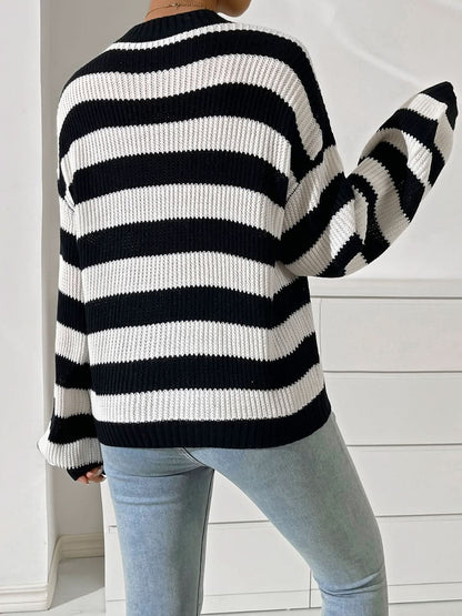 Cozy honey striped long sleeve sweater with round neck