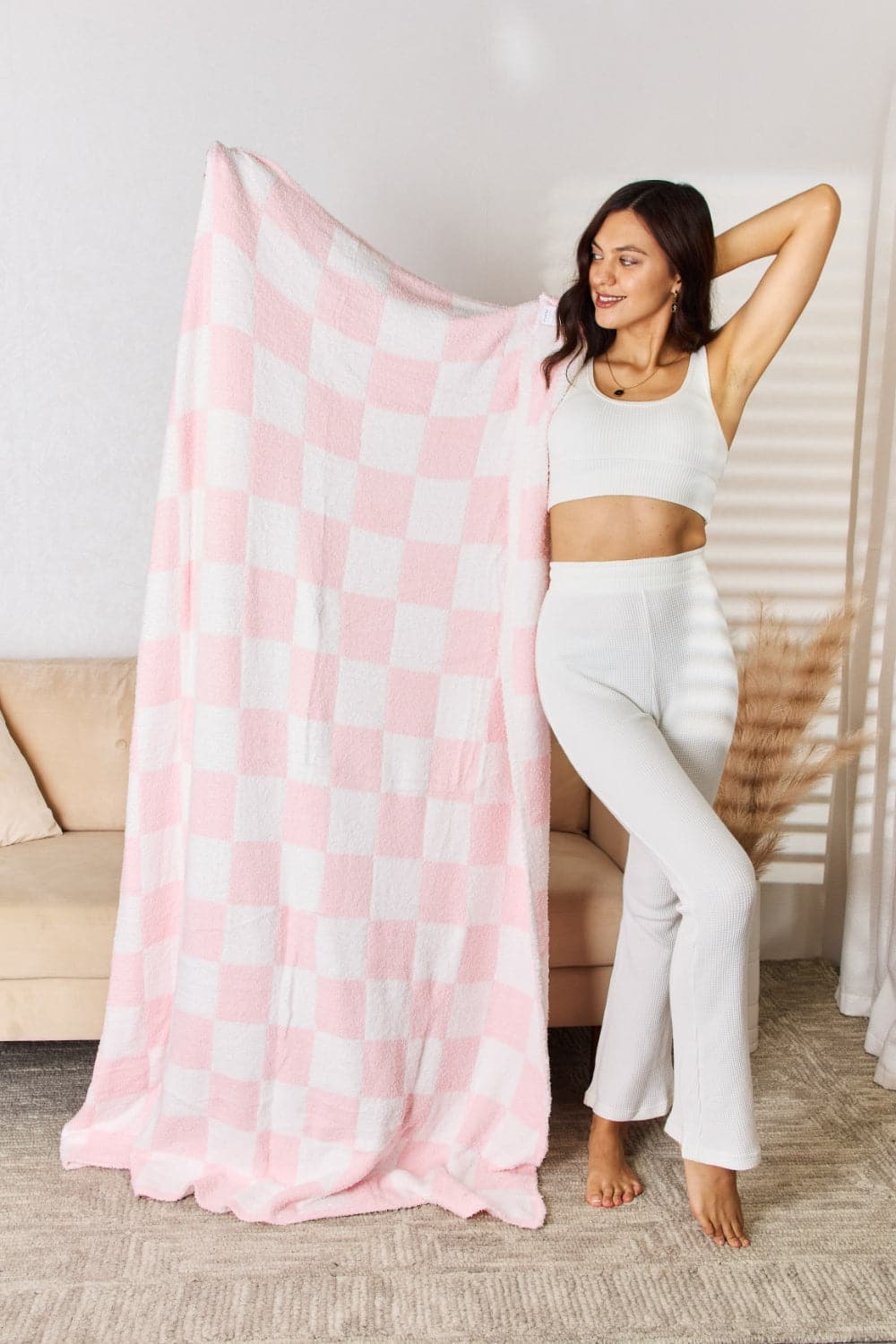 Chic checkered throw blanket for cozy elegance