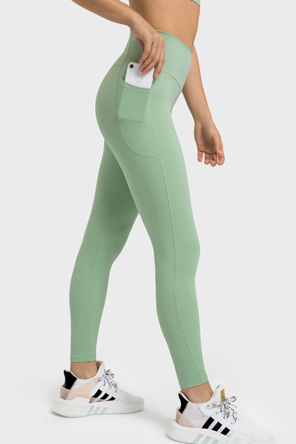 V-Waist Yoga Leggings with Pockets.