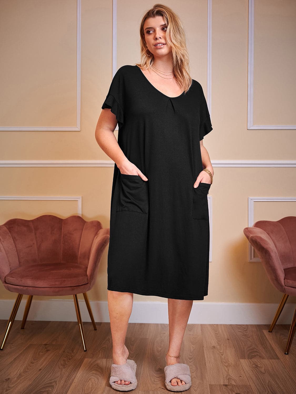 Plus Size Round Neck Short Sleeve Lounge Dress.