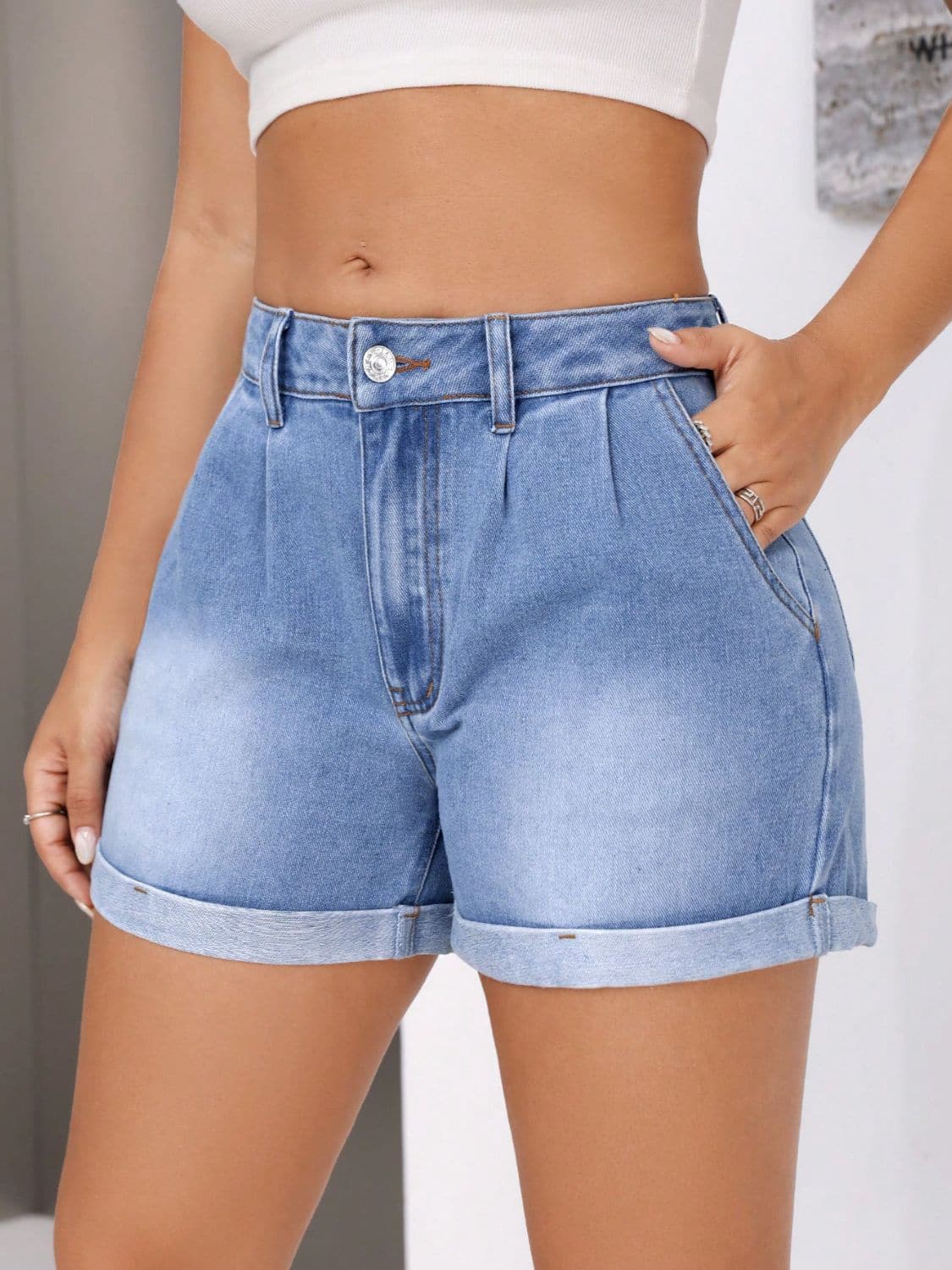 Rolled Hem Mid-Rise Waist Denim Shorts.