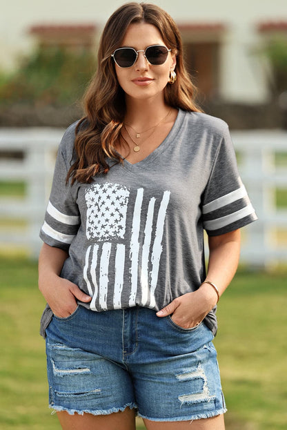 Plus Size US Flag Graphic V-Neck TeePattern type: Graphic
Style: Casual, Chic
Features: Basic style
Neckline: V-neck
Length: Regular
Sleeve length: Half sleeves
Sleeve type: Regular sleeves
Sheer: No
MLove Salve Flag Graphicplus