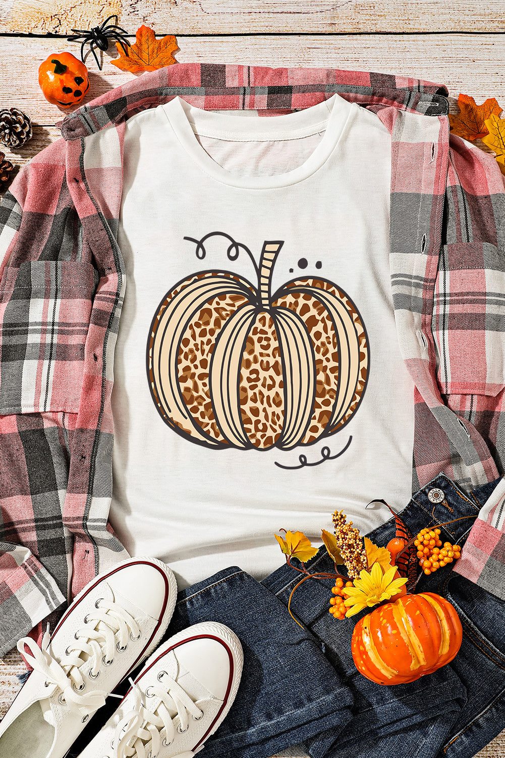 Leopard print pumpkin graphic crewneck Halloween tee