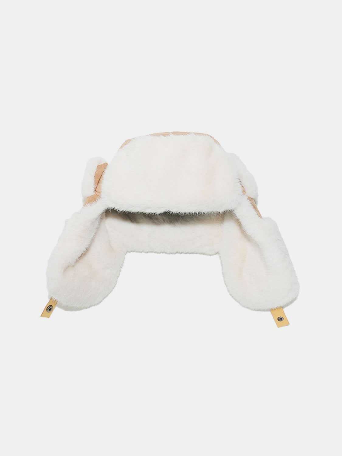 Cozy winter earmuffs with thermal insulation