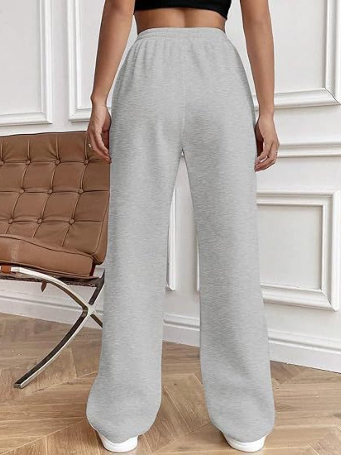 Versatile drawstring wide-leg trousers with convenient pockets