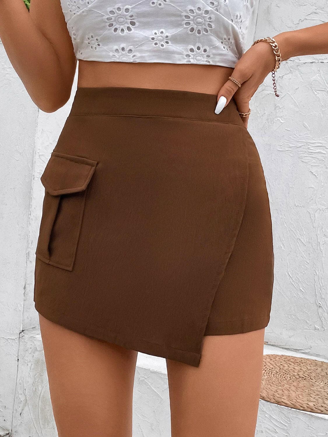 Pocketed High Waist Shorts.