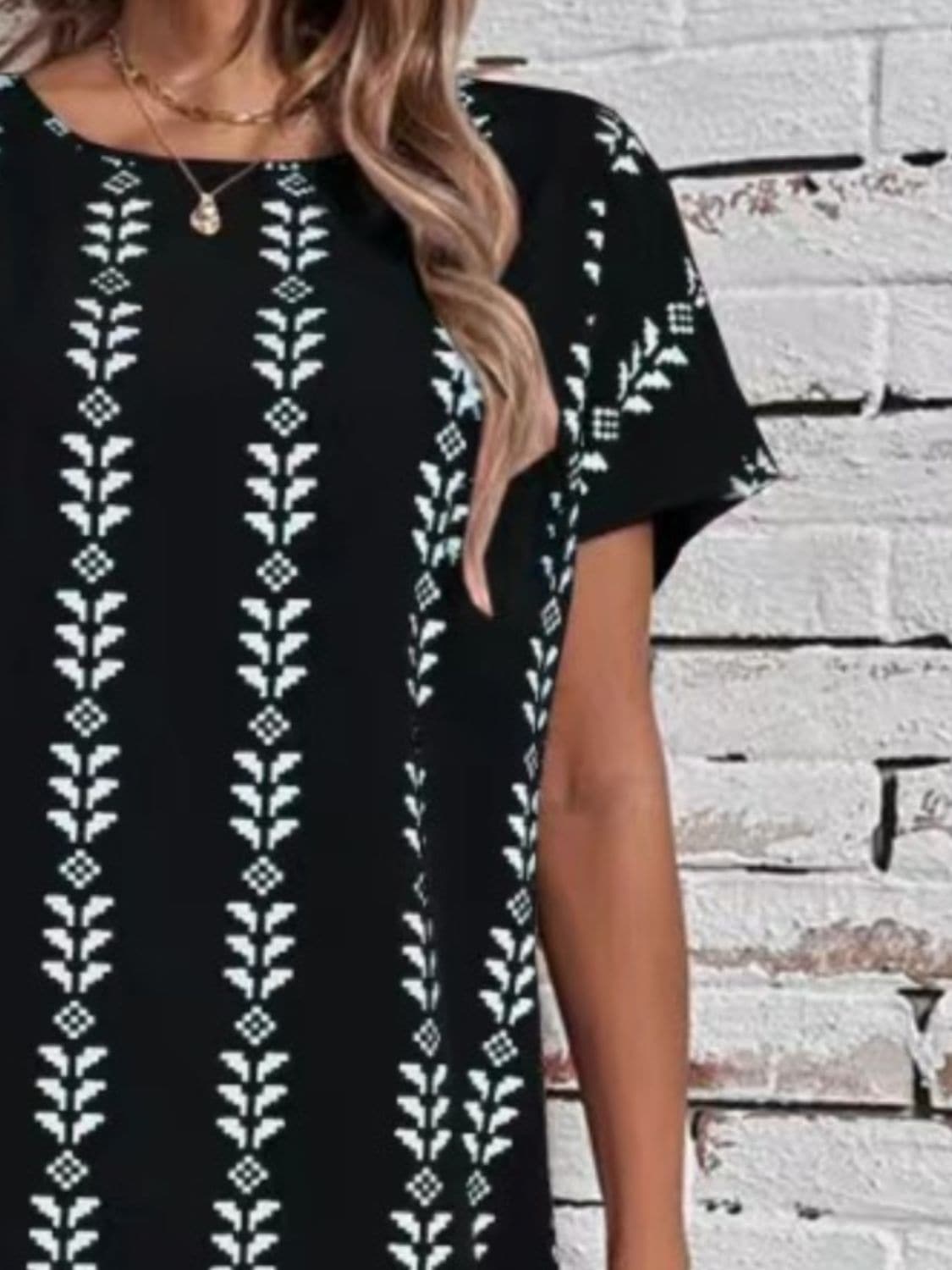 Printed Round Neck Short Sleeve Dress.