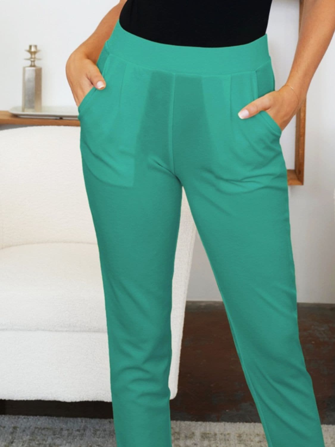 High-waisted skinny pants with pockets