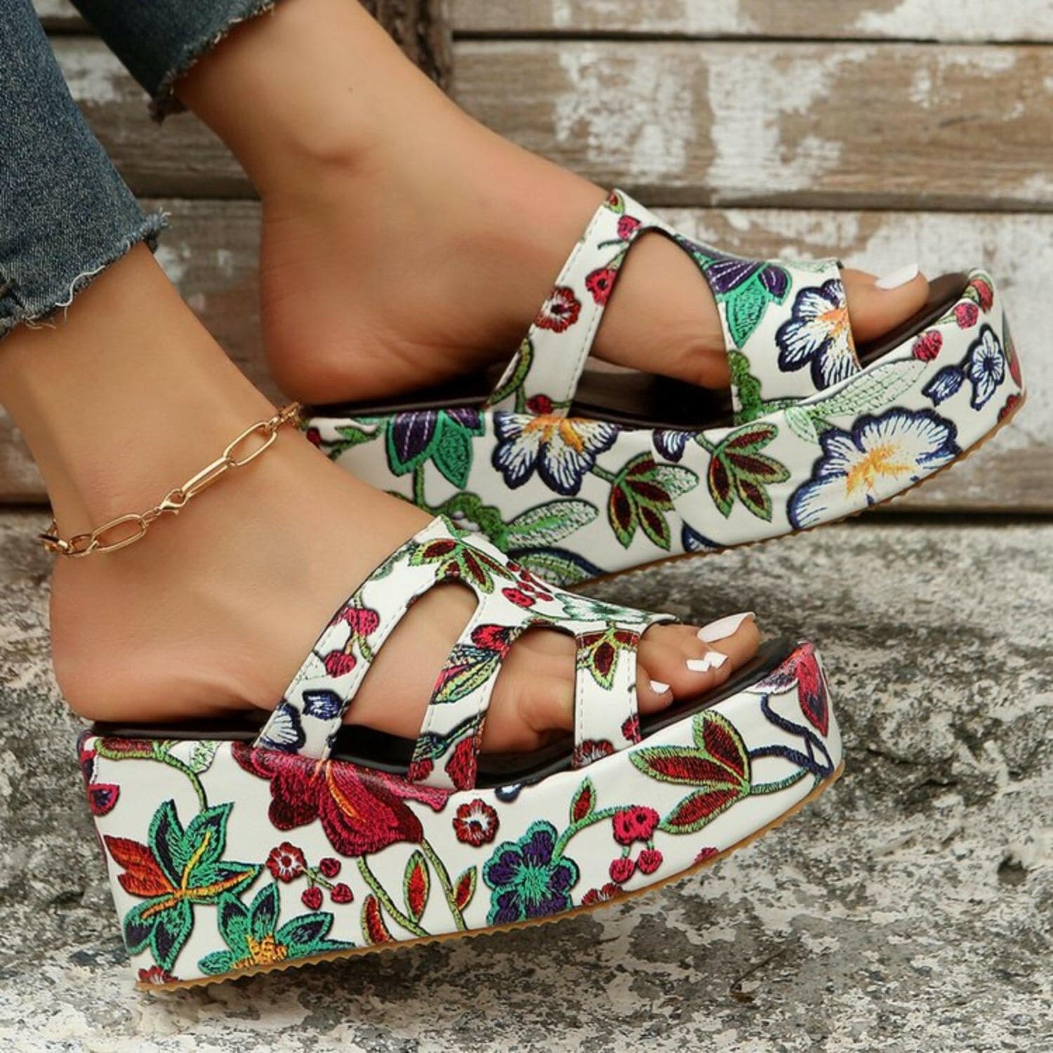 Cutout Floral Peep Toe Sandals.