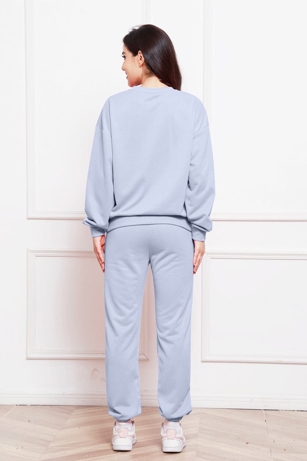 Round Neck Long Sleeve Sweatshirt and Pants Set.