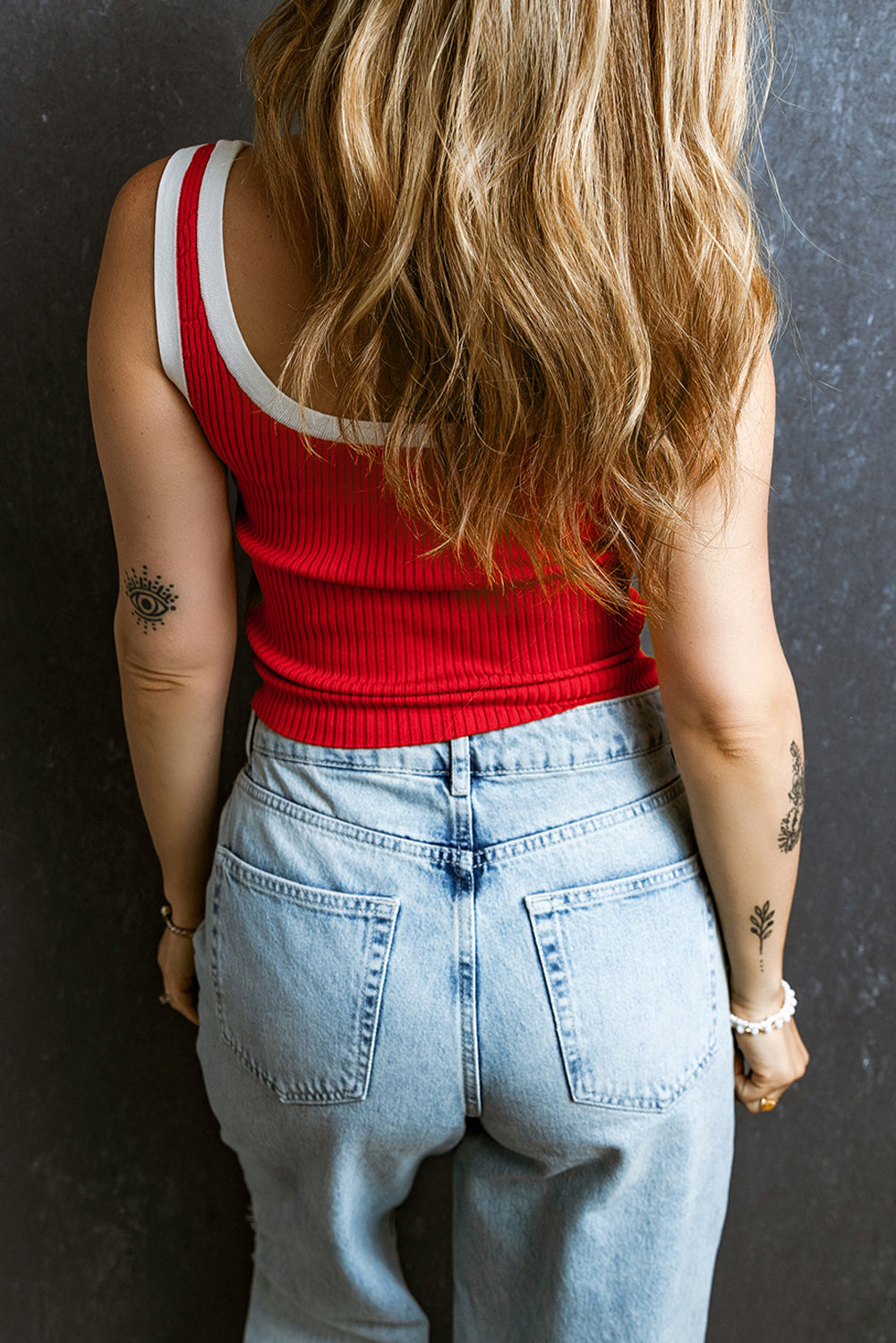 Trendy colorblock ribbed knit U neck tank top in fiery red