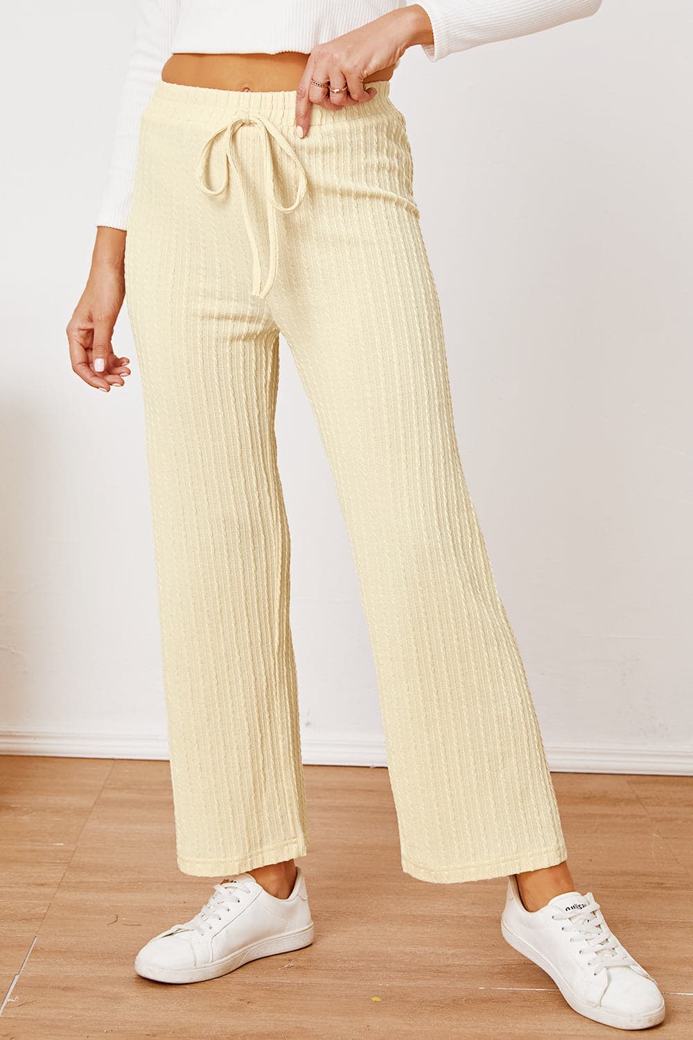 Textured Elastic Waist Straight Pants.