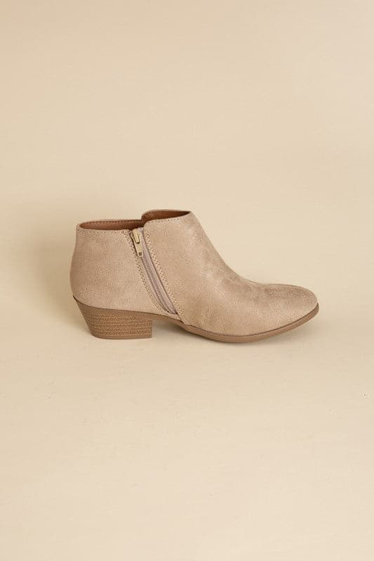 Mug Ankle Boots.