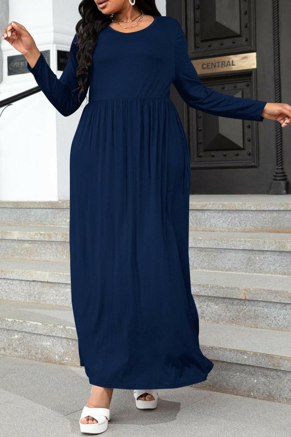 Plus Size Round Neck Long Sleeve Maxi Dress with PocketsPlus Size Round Neck Long Sleeve Maxi Dress with Pockets
 Indulge in effortless style and comfort with our Plus Size Round Neck Long Sleeve Maxi Dress featuring convLove Salve Size Round Neck Long Sleeve Maxi Dressplus