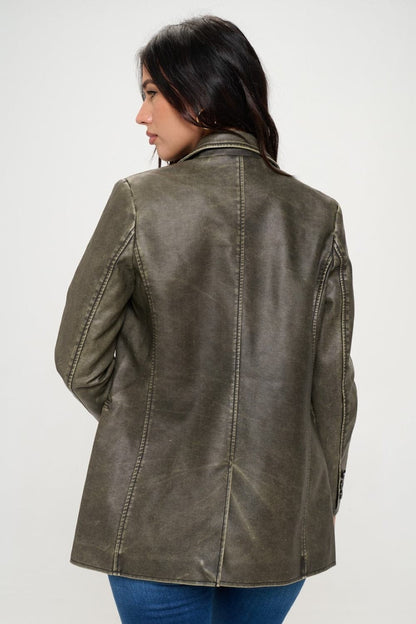 Coalition LA Single-Breasted Vegan Leather BlazerThis single-breasted vegan leather blazer offers a sleek and stylish look. Made from cruelty-free materials, it's a chic and ethical choice. Perfect for adding a touLove Salve Coalition LA Single-Breasted Vegan Leather BlazerOuterwear