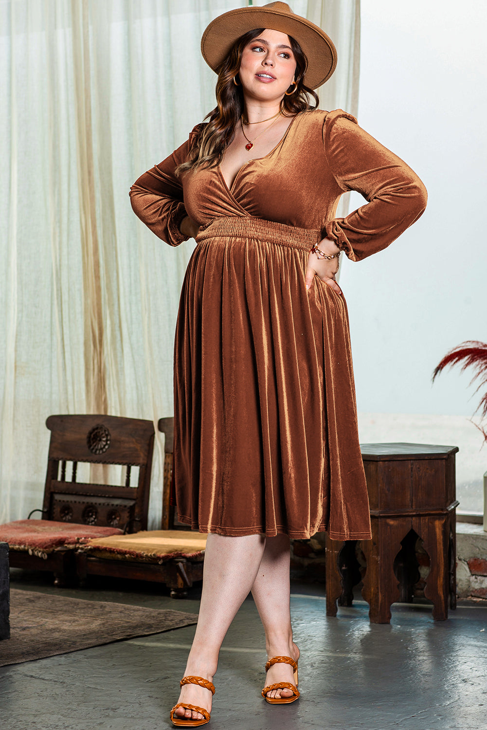 Chic camel velvet dress with surplice V-neck and balloon sleeves