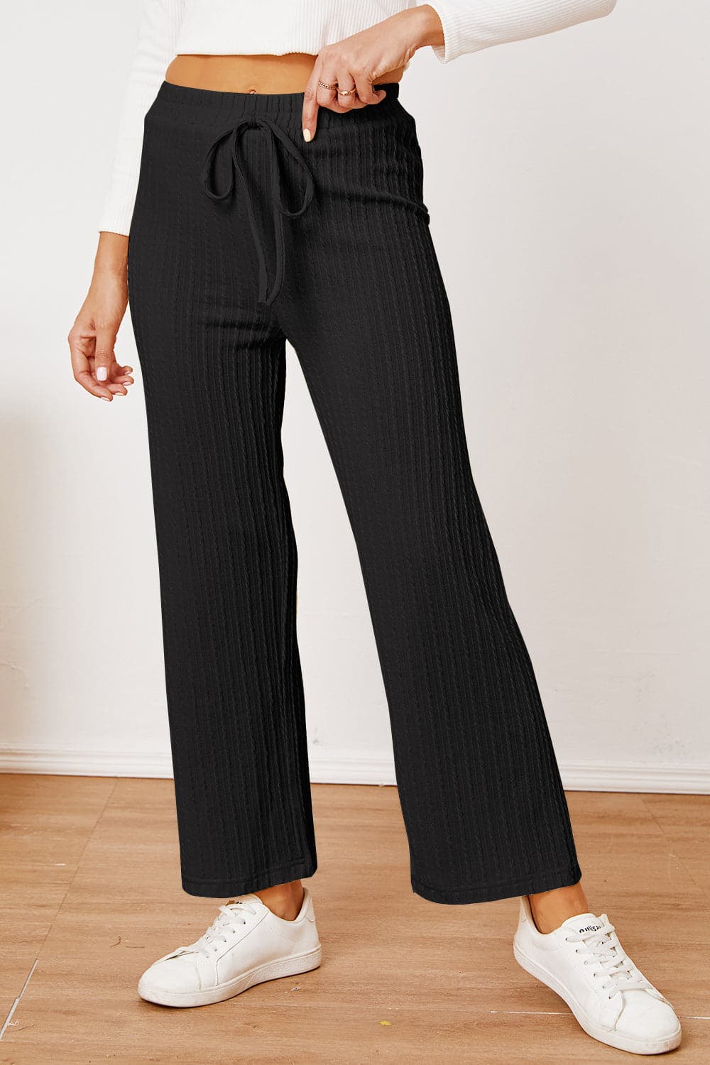 Textured Elastic Waist Straight Pants.