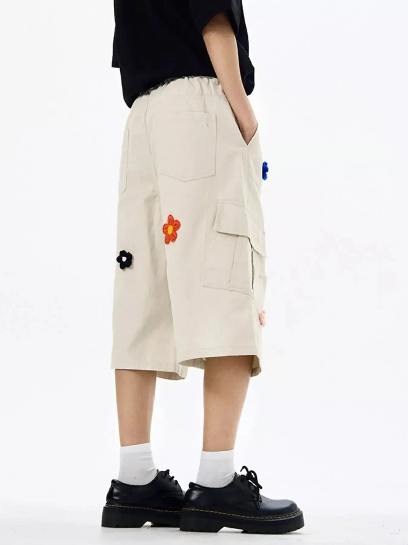 Men's Floral Appliqued Wide-Leg Cargo Shorts Simply Love