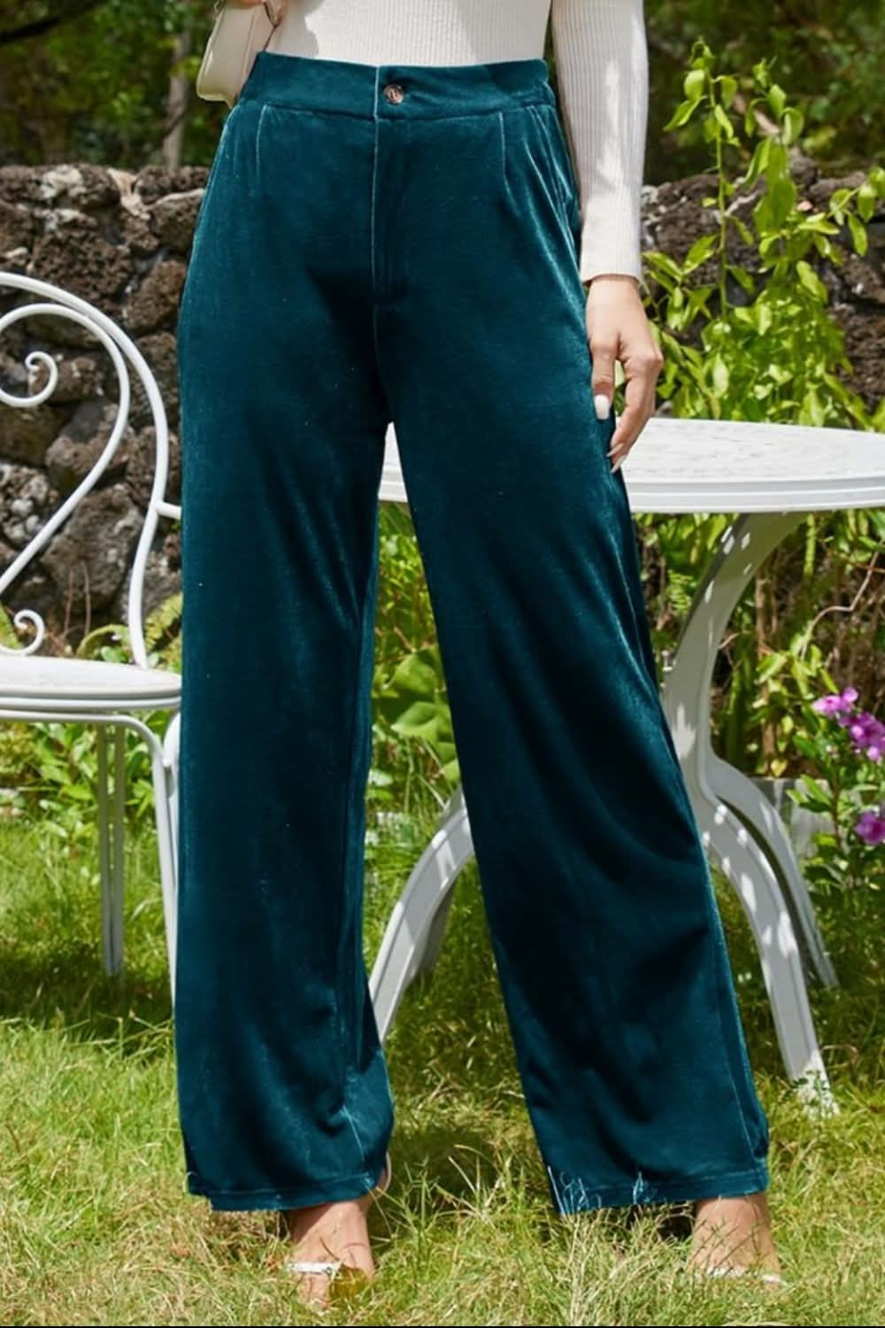 Chic Velvet Wide-Leg Trousers with Functional Pockets