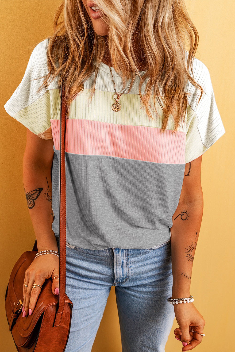 Chic gray ribbed color block tee with stylish patchwork design