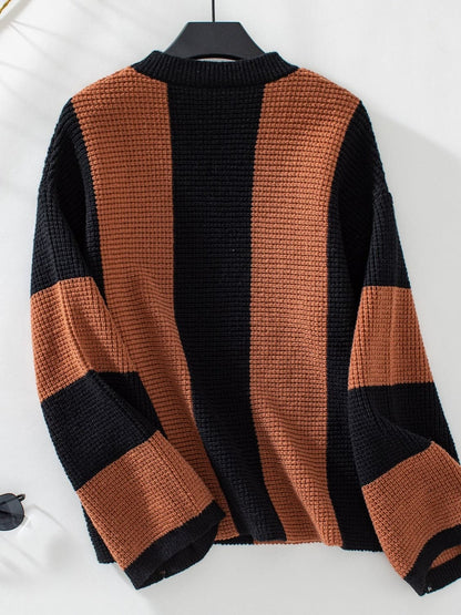 Color block knit sweater - round neck