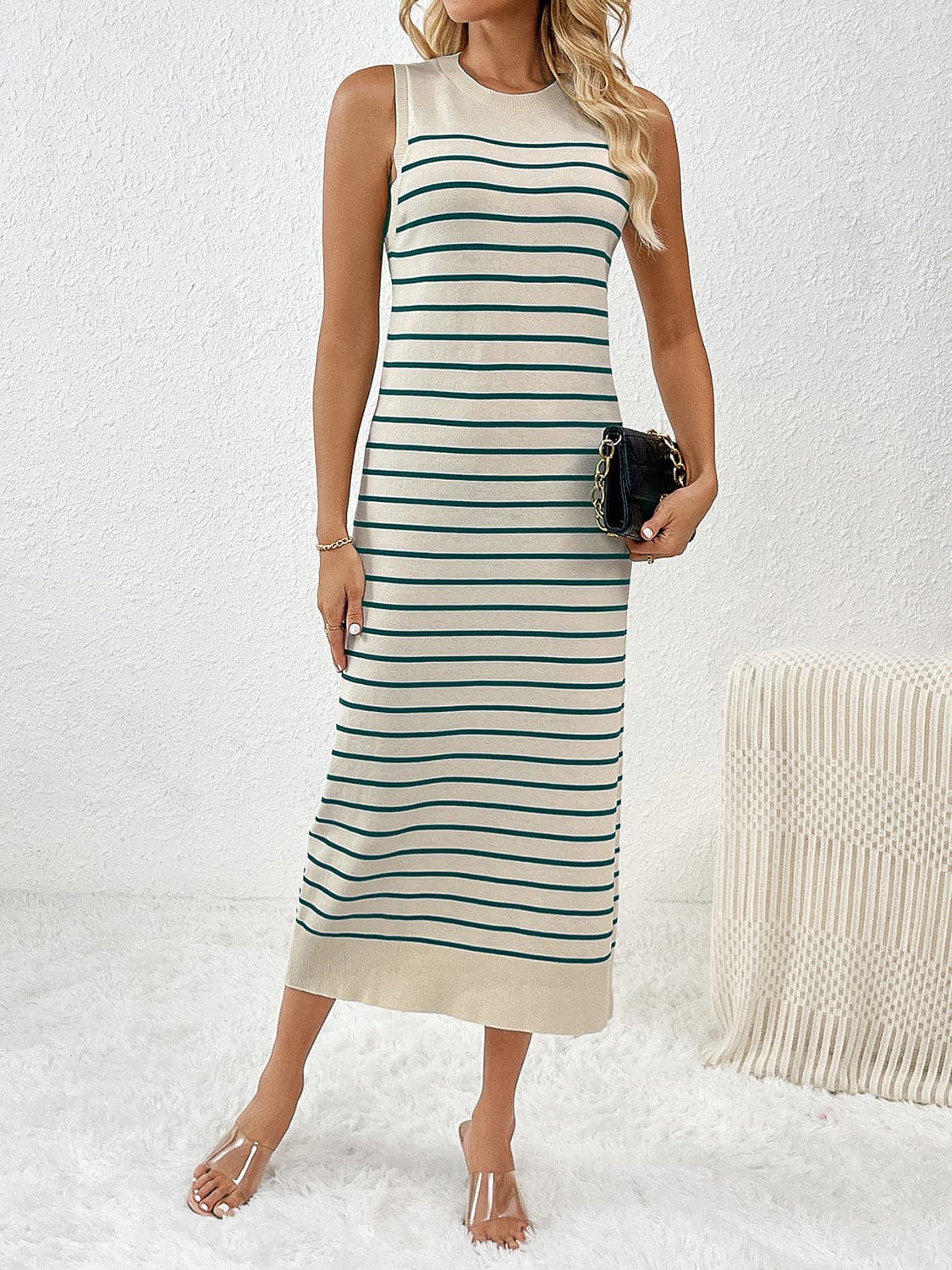 Round Neck Sleeve Midi Knit Dress.