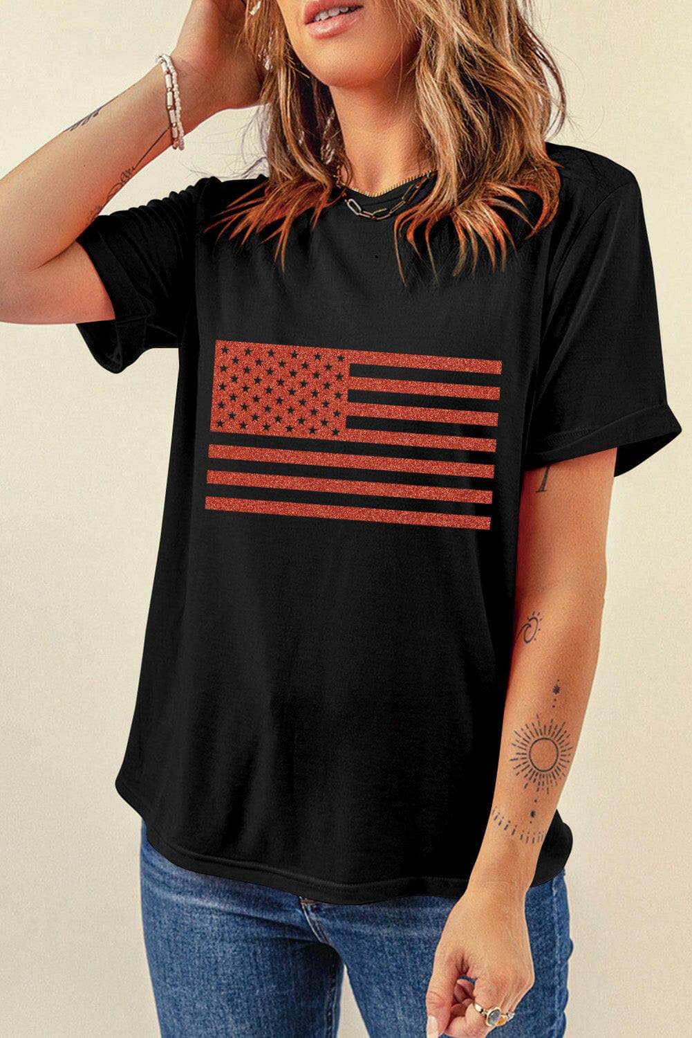 US Flag Round Neck Short Sleeve T-ShirtExperience Patriotism with Style
 
 
Material: Crafted from a blend of 62% polyester, 32% cotton, and 6% elastane for a comfortable fit
 
Design: Showcases a basic sLove Salve Flag Round Neck Short Sleevegraphic